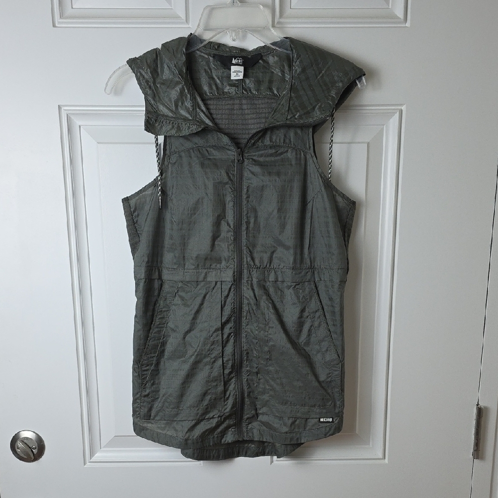 REI Olive Green Hooded Lightweight Vest.  Size XS